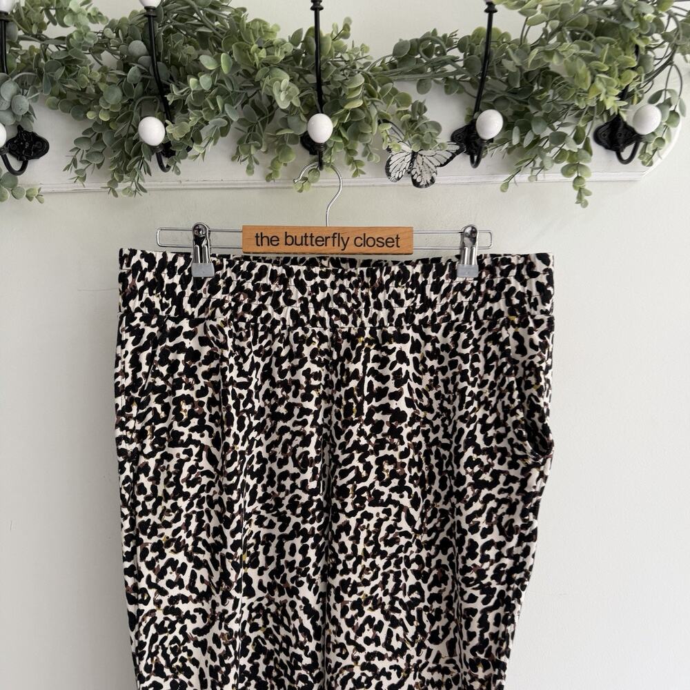 CAbi Women's Spotted Leopard Print Jogger Pivot Pants Large ab - Picture 2 of 4